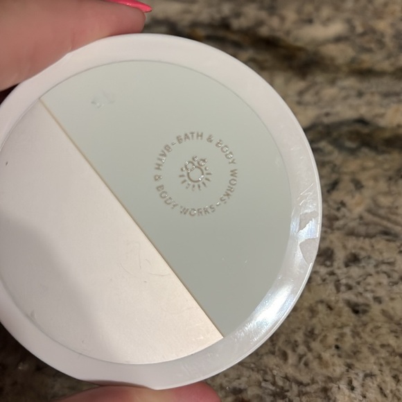 Bath & Body Works Set NWT Clay Mask 5 oz and Exfoliating face wash 4 oz - Picture 3 of 6